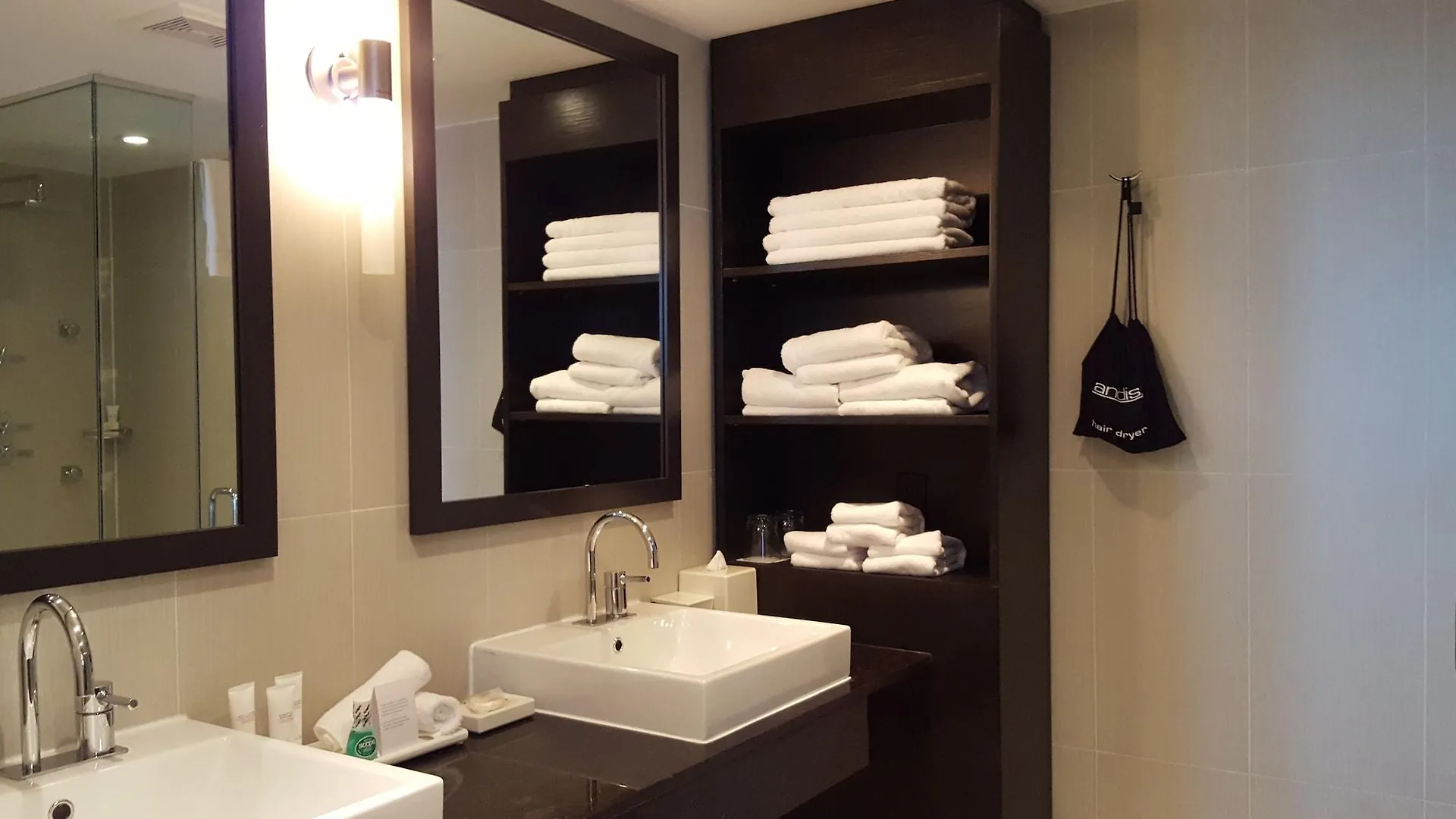 Hyatt Regency Toronto Hotel